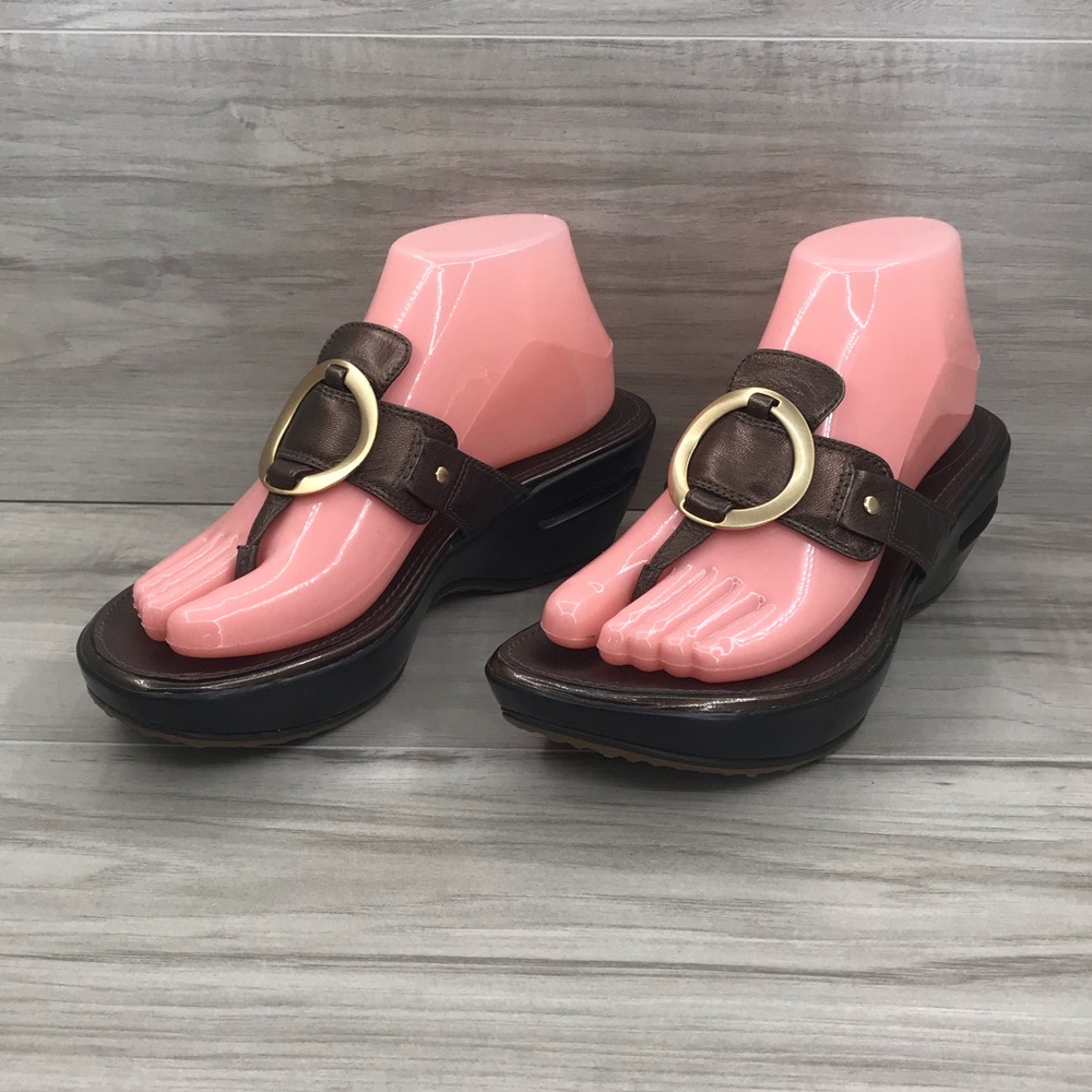 Cole Haan bronze flip flop wedge sandals size 8B